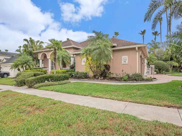 18101 PRINCESS POINT CIR, Tampa, FL 33647