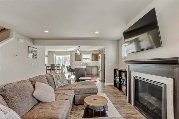 1832 Twin Fawn Trl, Madison, WI 53718