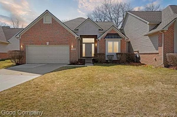 5958 LOCHMORE Drive, Commerce Twp, MI 48382