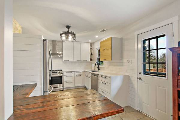 231 Peterson Pkwy, Crystal Lake, IL 60014