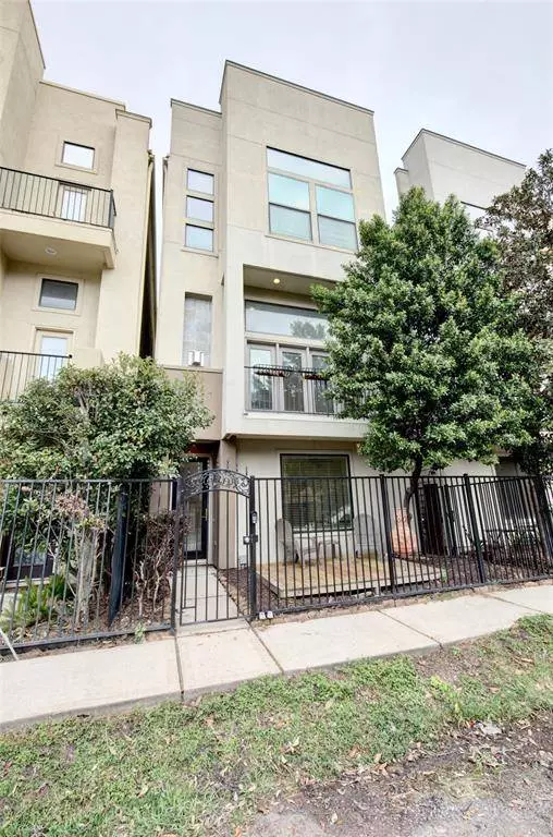 5022 Lillian ST, Houston, TX 77007