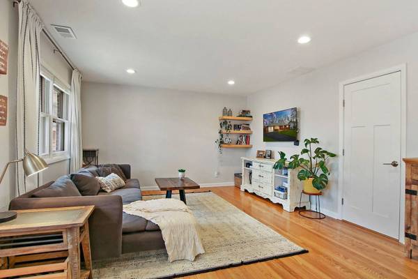 231 Peterson Pkwy, Crystal Lake, IL 60014