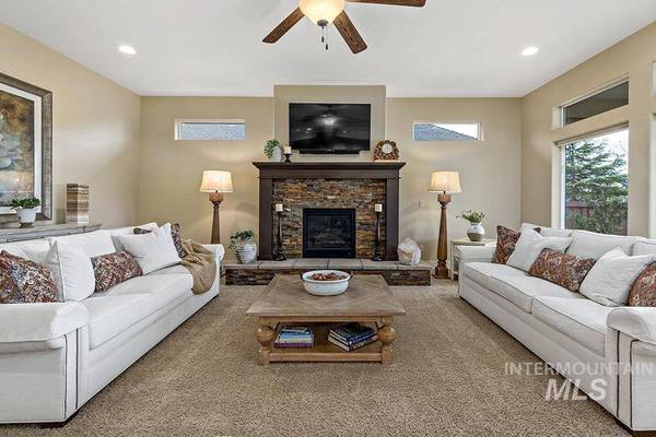 5815 N Rosa Springs Ave, Meridian, ID 83646