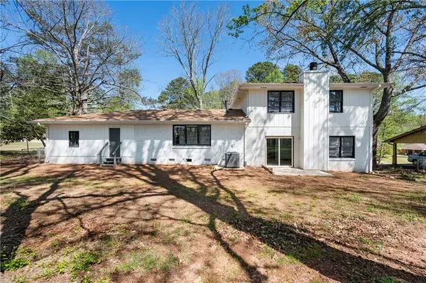 6275 Queens RD, Douglasville, GA 30135