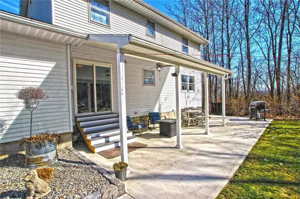 295 Shady Oaks Drive East, Ross Twp, PA 18353