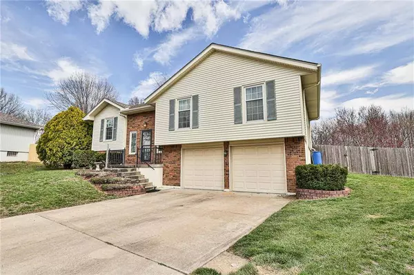 4408 SW 8th Street TER, Blue Springs, MO 64015