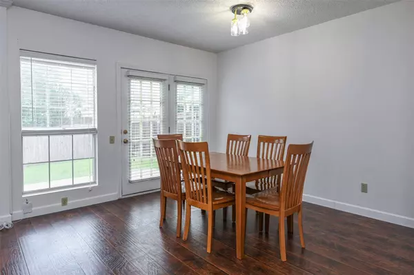 1612 Maybrook Court, Arlington, TX 76014