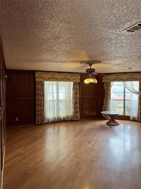 1613 Hemphill Drive, Dallas, TX 75216