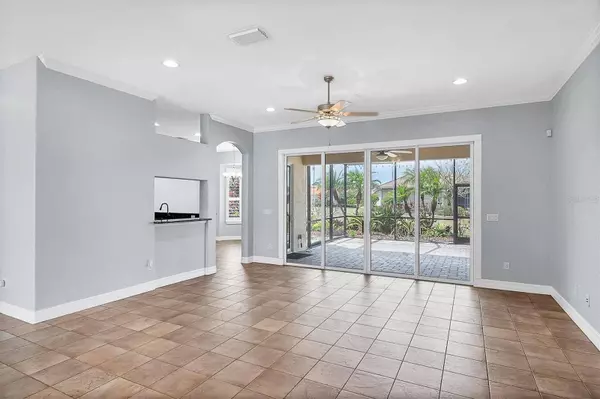 304 NOBLE FAIRE DR, Sun City Center, FL 33573