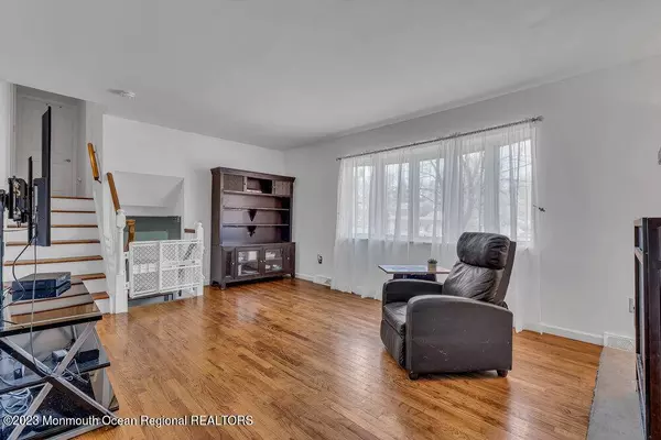 30 Lexington Drive, Manalapan, NJ 07726