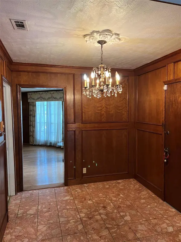 1613 Hemphill Drive, Dallas, TX 75216