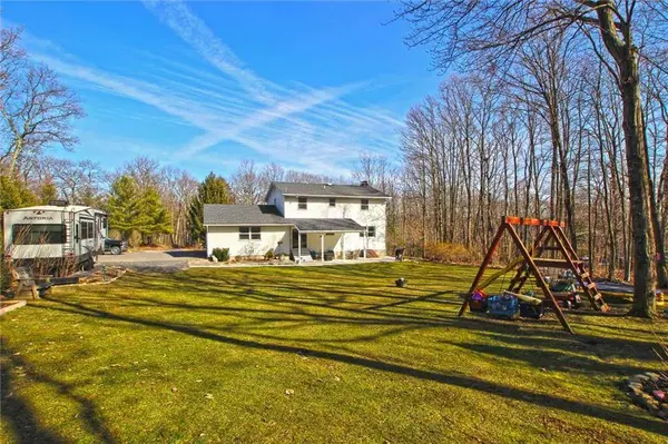 295 Shady Oaks Drive East, Ross Twp, PA 18353