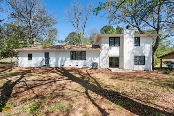 6275 Queens RD, Douglasville, GA 30135