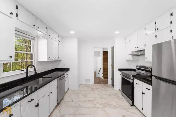 6275 Queens RD, Douglasville, GA 30135