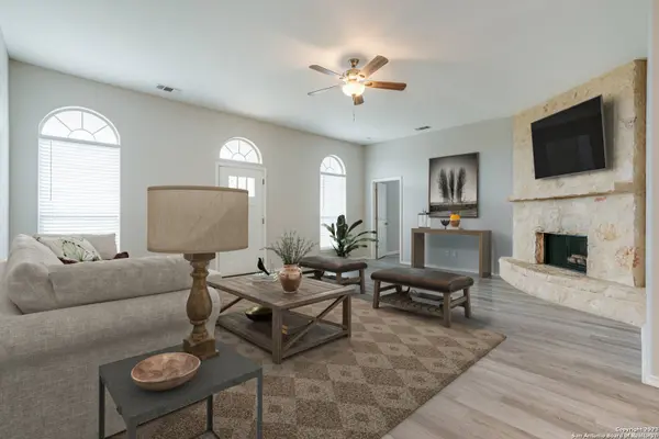309 DEER CROSS LN, San Antonio, TX 78260