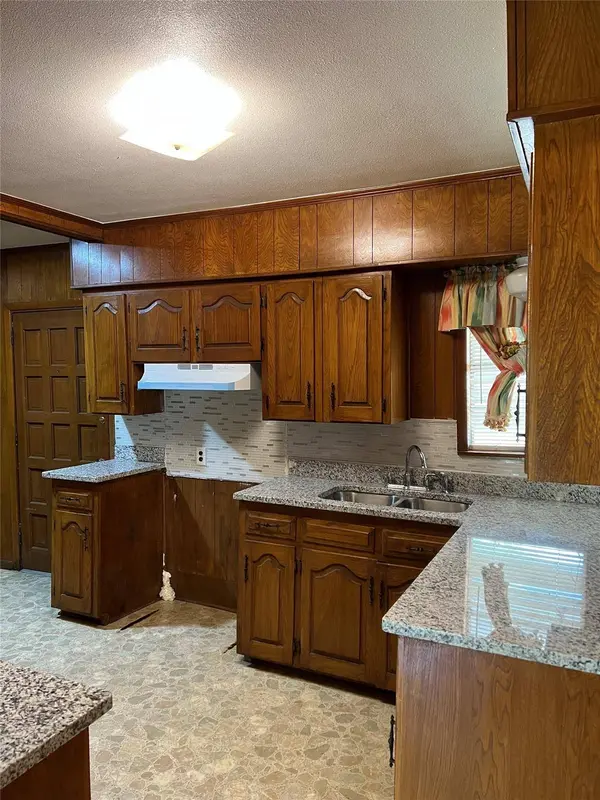 1613 Hemphill Drive, Dallas, TX 75216