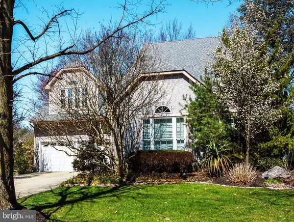 30 FOX RUN DR, Mount Laurel, NJ 08054