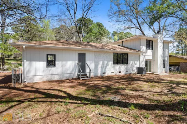 6275 Queens RD, Douglasville, GA 30135