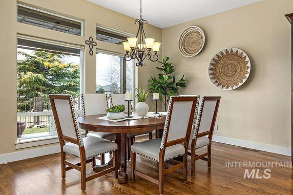 5815 N Rosa Springs Ave, Meridian, ID 83646