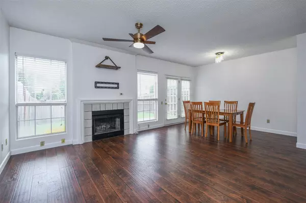 1612 Maybrook Court, Arlington, TX 76014