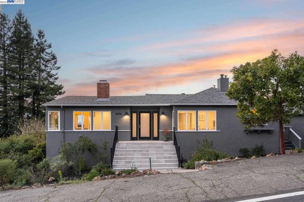 6951 Thornhill Dr, Oakland, CA 94611