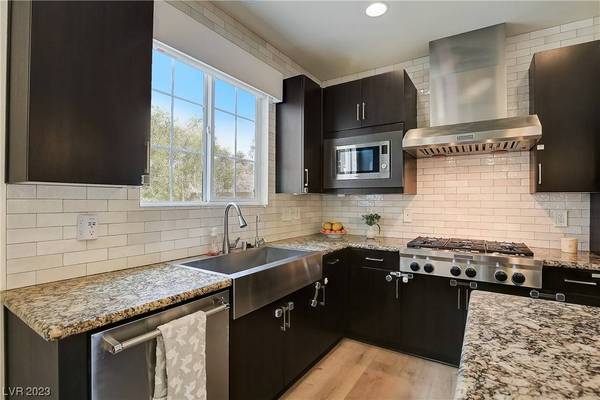 136 Brighton Hills Avenue, Henderson, NV 89002