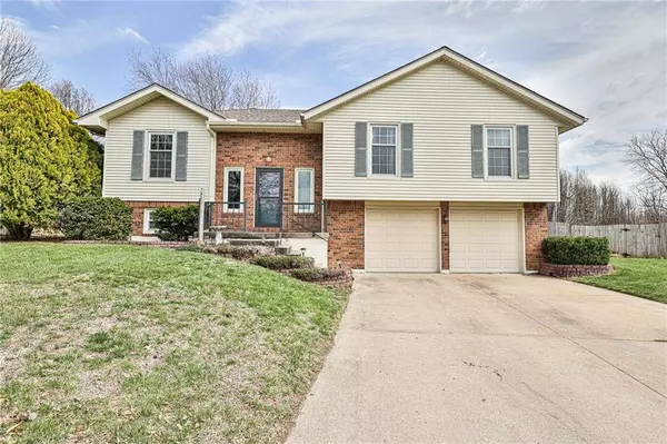 4408 SW 8th Street TER, Blue Springs, MO 64015