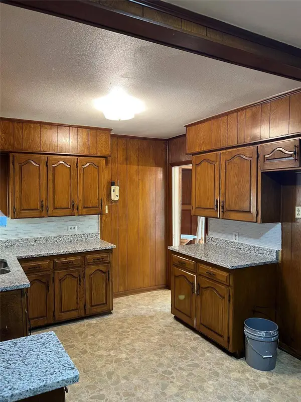 1613 Hemphill Drive, Dallas, TX 75216