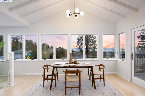 6951 Thornhill Dr, Oakland, CA 94611