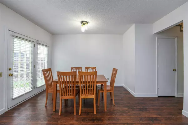 1612 Maybrook Court, Arlington, TX 76014