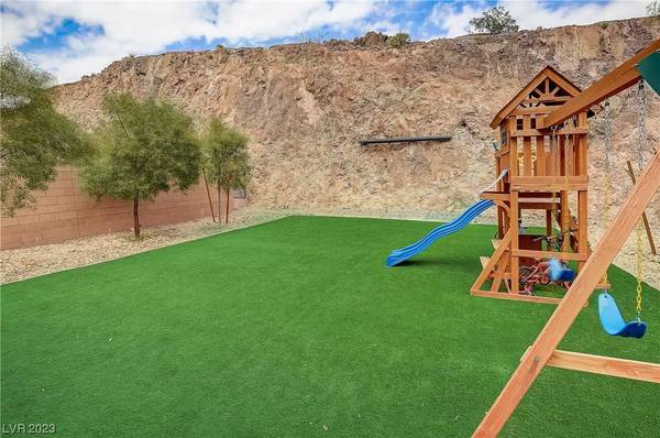 136 Brighton Hills Avenue, Henderson, NV 89002