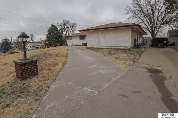 1208 Potter Road, Bellevue, NE 68005