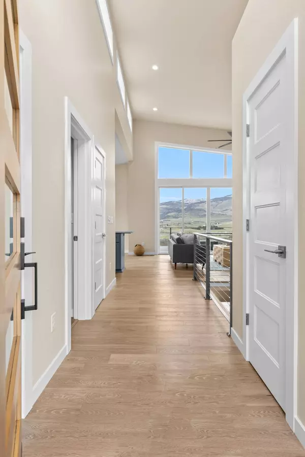 1260 Ashland Mine RD, Ashland, OR 97520