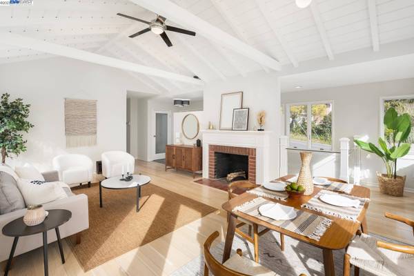 6951 Thornhill Dr, Oakland, CA 94611