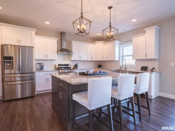 205 APACHE WAY, Groveland, IL 61535