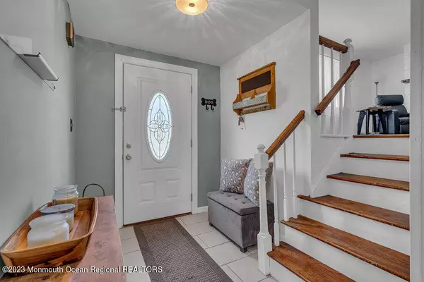 30 Lexington Drive, Manalapan, NJ 07726