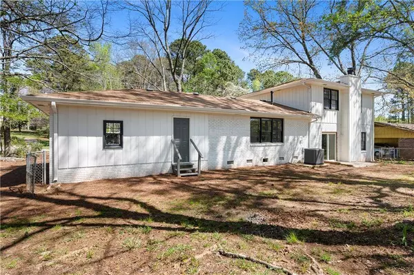 6275 Queens RD, Douglasville, GA 30135