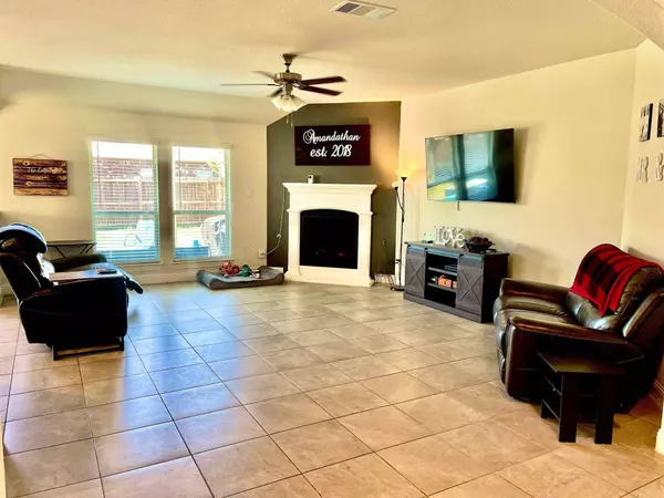 2625 Ainsworth Road, Aubrey, TX 76227