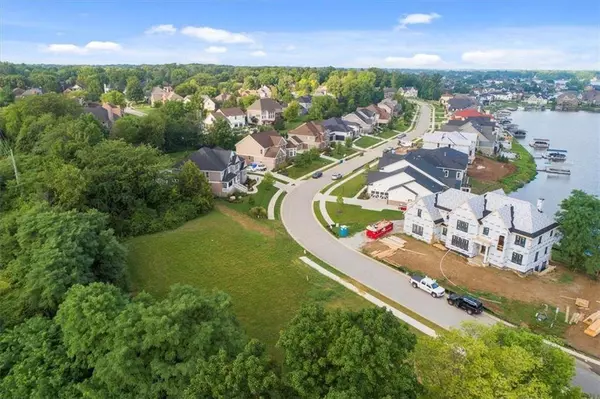 10619 Geist View DR, Mccordsville, IN 46055