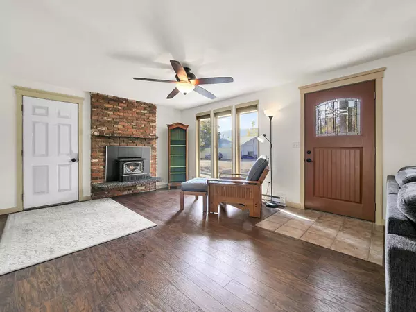 12802 W Shore Rd, Nine Mile Falls, WA 99026