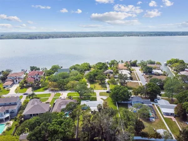713 SHORE DR E, Oldsmar, FL 34677