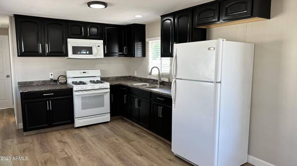 9501 E BROADWAY Road #82, Mesa, AZ 85208