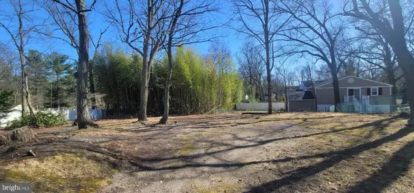 68 DIAMOND AVE, Pine Hill, NJ 08021