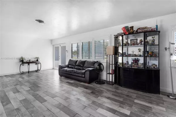 1400 N Park Rd, Hollywood, FL 33021