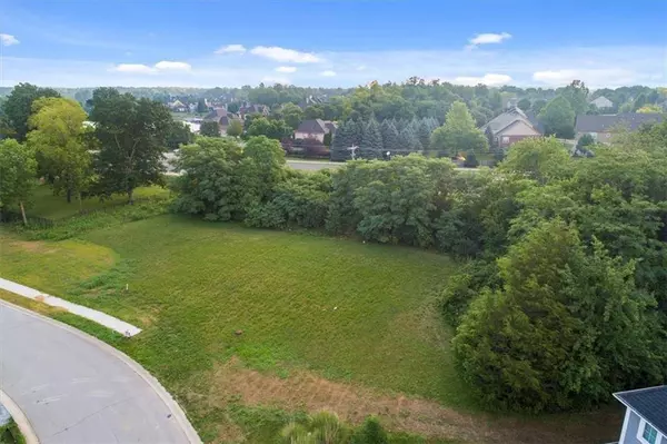 10619 Geist View DR, Mccordsville, IN 46055