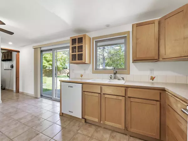 12802 W Shore Rd, Nine Mile Falls, WA 99026