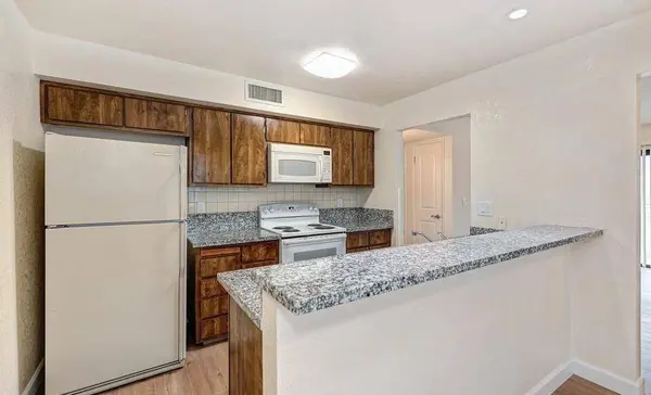 250 Del Verde CIR, Sacramento, CA 95833