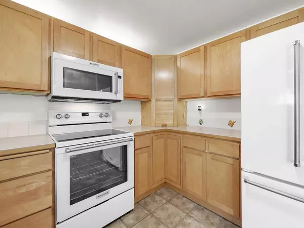 12802 W Shore Rd, Nine Mile Falls, WA 99026