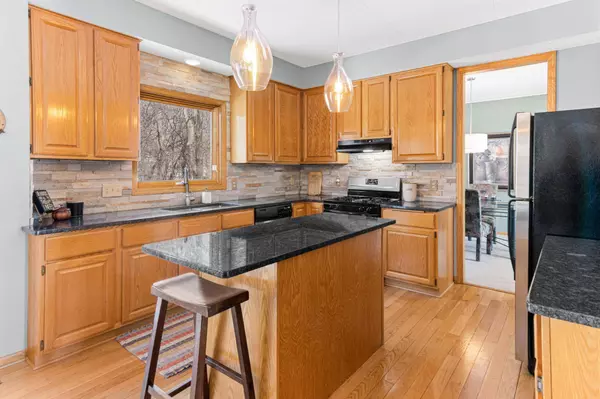 7683 133rd ST W, Apple Valley, MN 55124