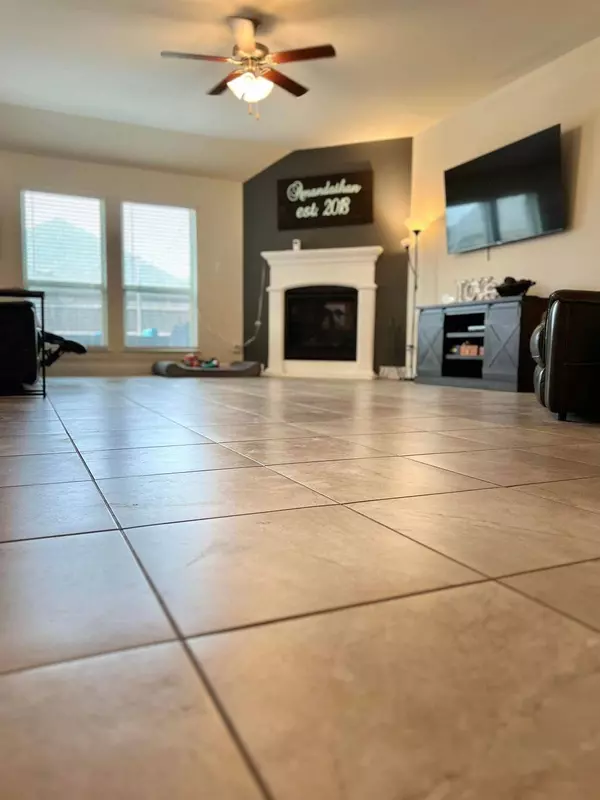 2625 Ainsworth Road, Aubrey, TX 76227